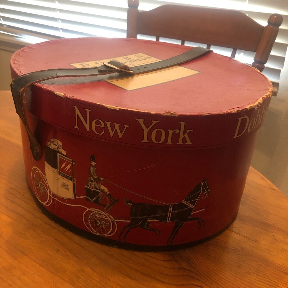 Dobb’s Fifth Avenue vintage hat box!
